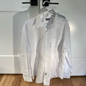 Van Heusen Long Sleeve Dress Shirt. Regular Fit. 17 1/2 x 36/37